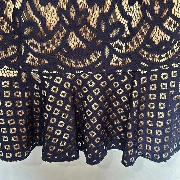 Lace overlay TANK DRESS. Sz 16. Navy/tan. Adjustable straps - Picture 9 of 9